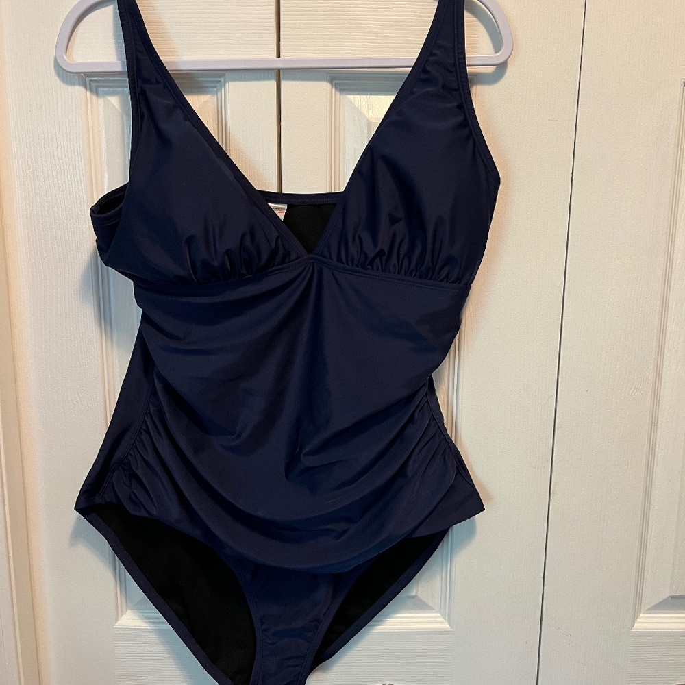 Relleciga size XL bathing suit
